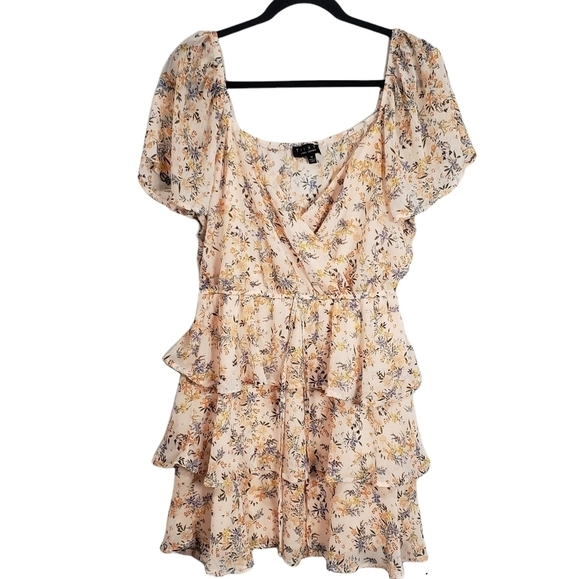 Trixxi Floral Print V Neck Short Sleeves Ruffled Dress Size Medium - Picture 1 of 8